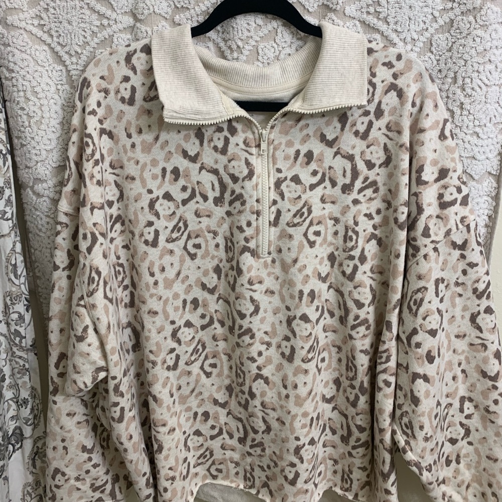 American eagle, raw hem, collared sweatshirt